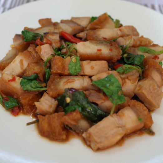 เมนูยอดนิยม: สูตรข้าวกระเพราหมูกรอบ: เคล็ดลับความกรอบที่สมบูรณ์แบบ