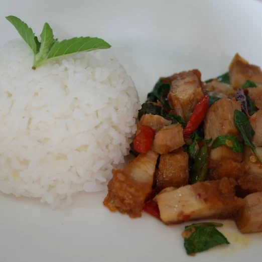 ข้าวกระเพราหมูกรอบ